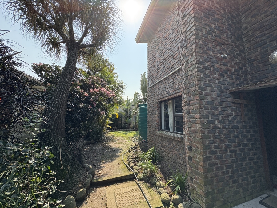4 Bedroom Property for Sale in Beacon Bay Eastern Cape